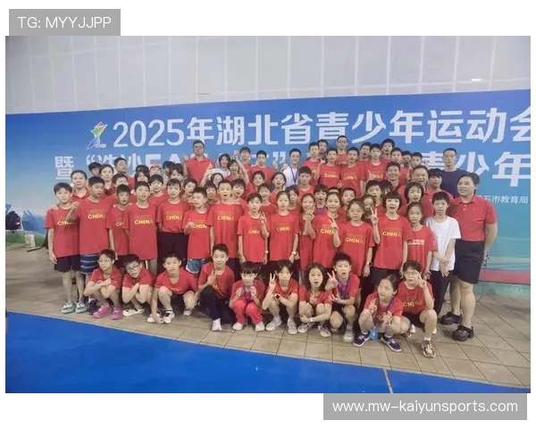 全国青少年游泳锦标赛多项年龄组成绩刷新纪录